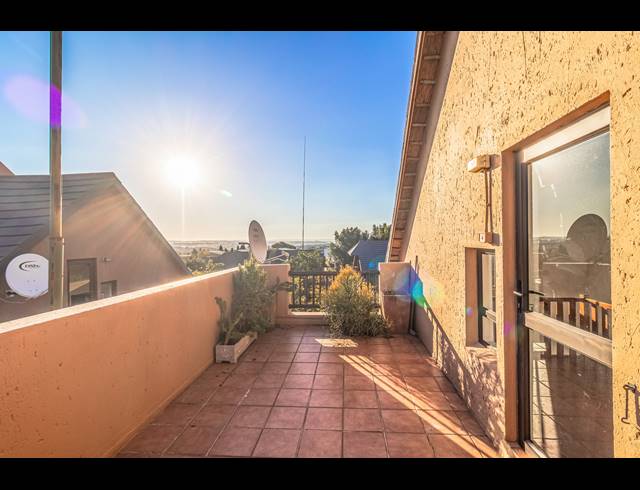 1 BEDROOM SECTIONAL TITLE FOR SALE IN DOUGLASDALE